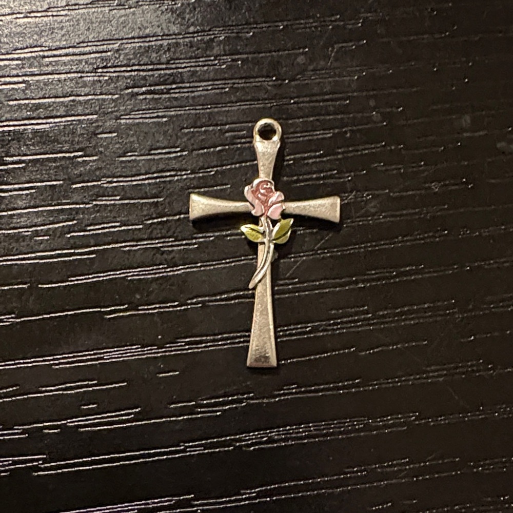Sterling silver cross with Rose
